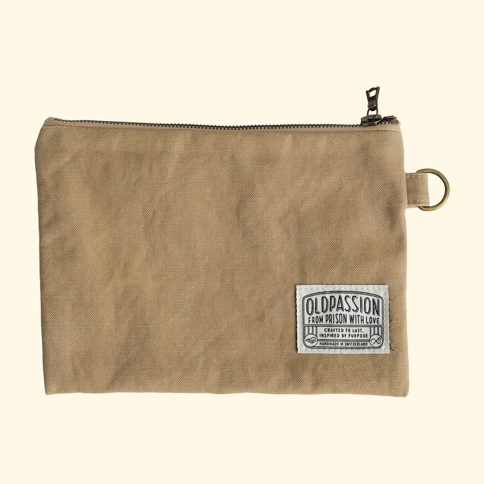 Canvas Pouch No.1, sand, Vorderseite mit eingewebter Etikette