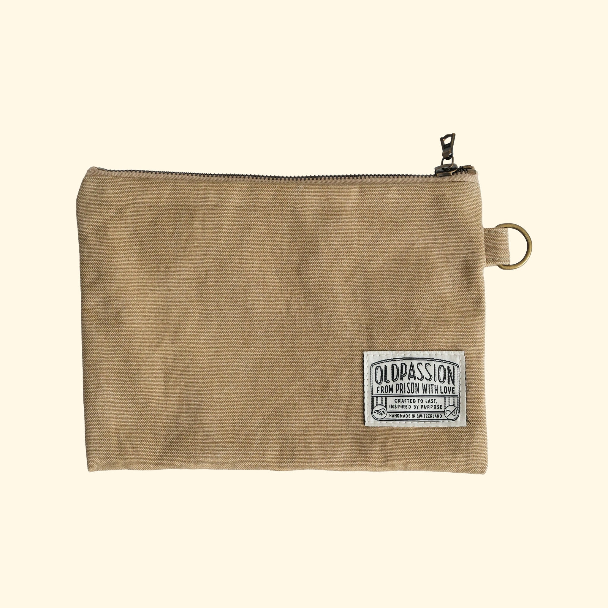Canvas Pouch No.1, sand, Vorderseite mit eingewebter Etikette