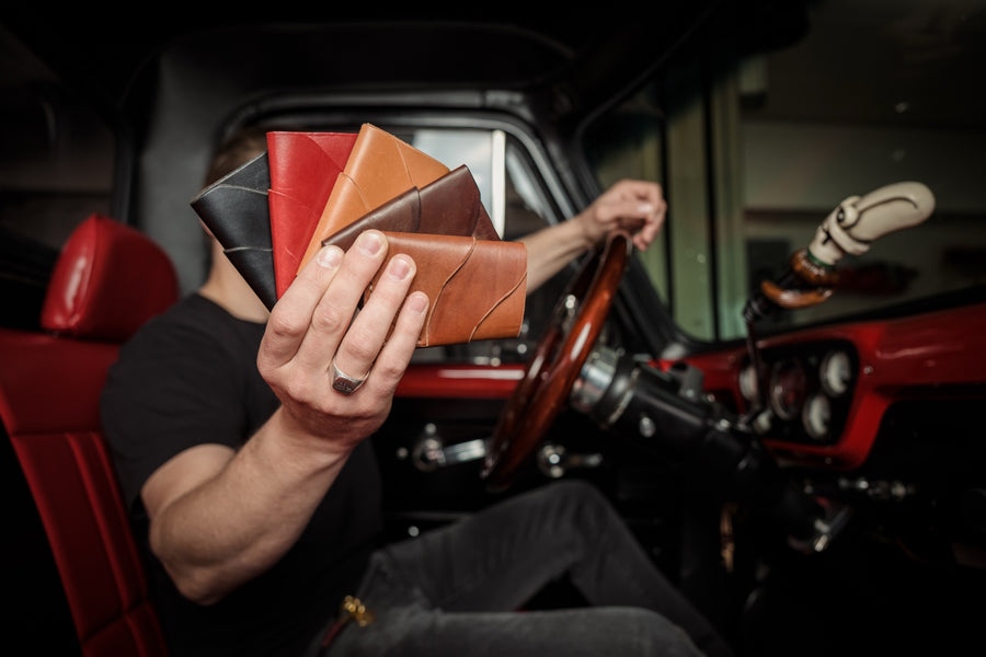 Handgemachte Leder-Portemonnaies in einem Hot-Rod