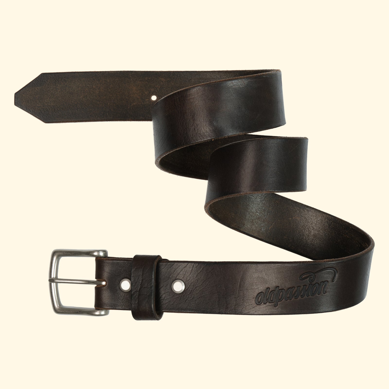 op-belt-langlebiger-Ledergürtel-auf-Mass-myrtille-dark-brown-schnalle-silver-brass-birdview