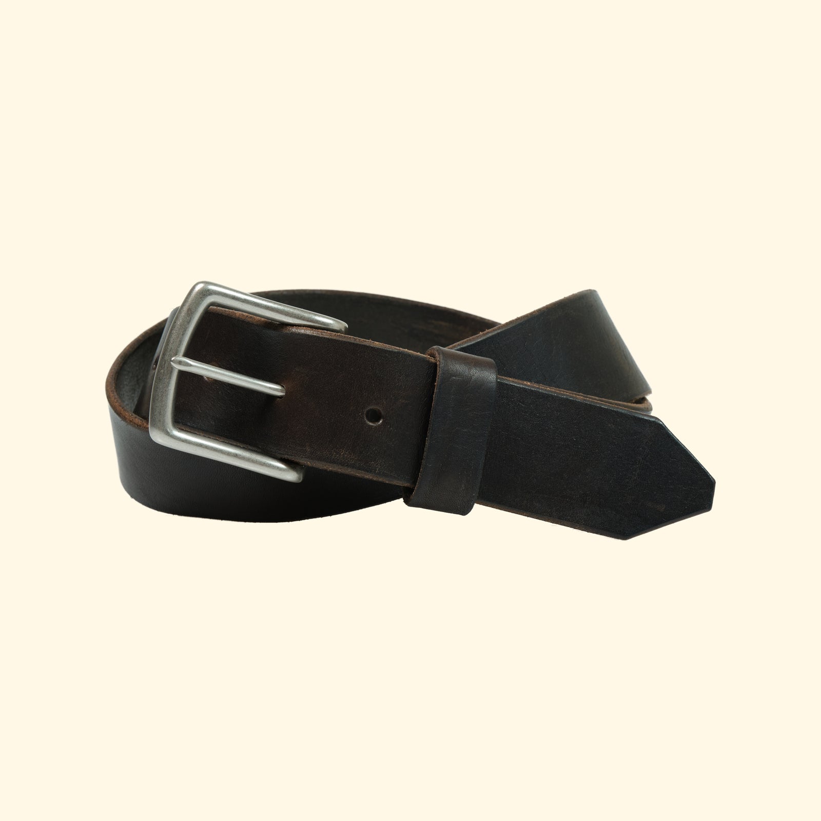 op-belt-langlebiger-Ledergürtel-auf-Mass-myrtille-dark-brown-schnalle-silver-brass-frontview