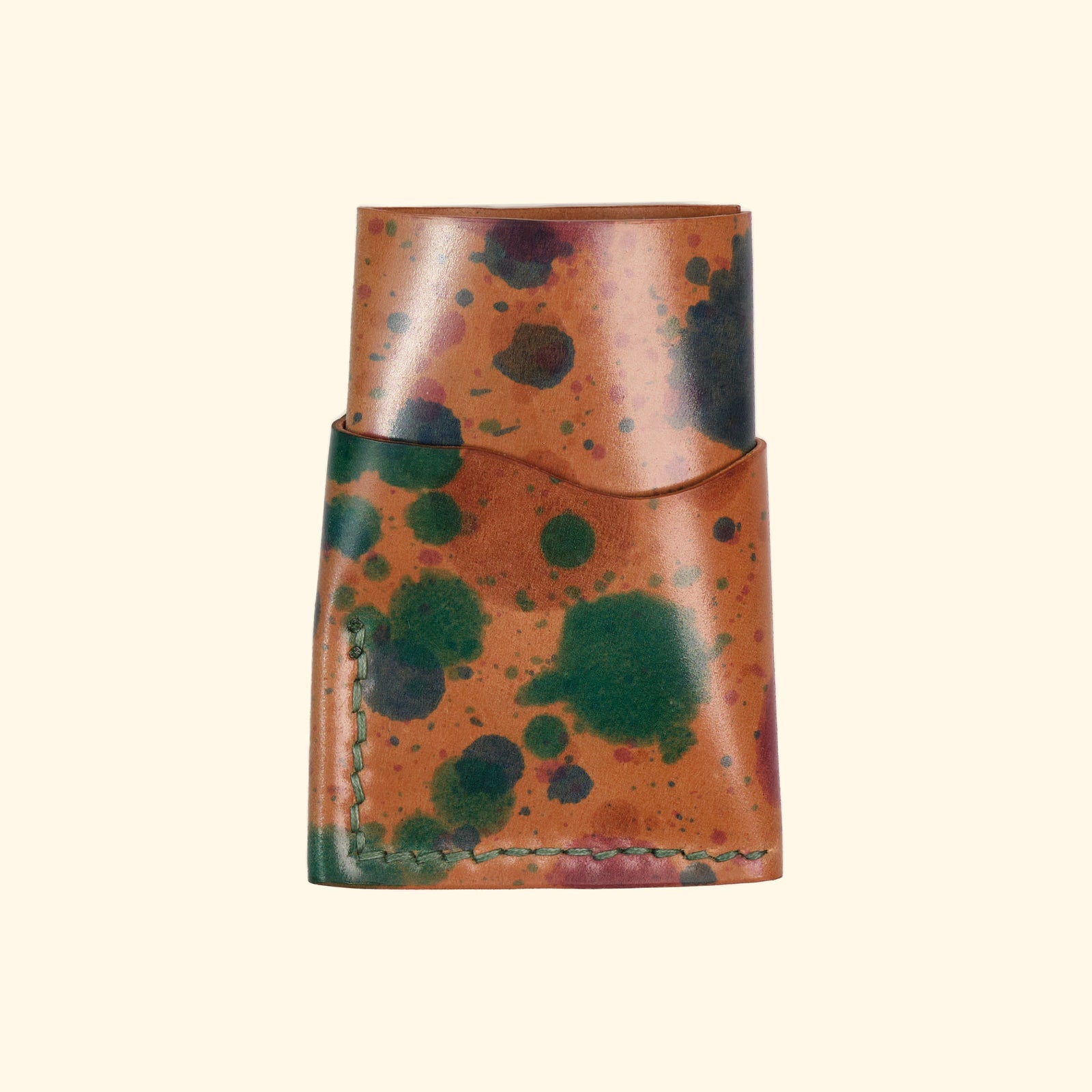 Shell-Cordovan-burrito-minimalistisches-Kartenhalter-Portemonnaie-oldpassion-from-prison-with-love—color-sprinkle-leder-green-faden-rückseite