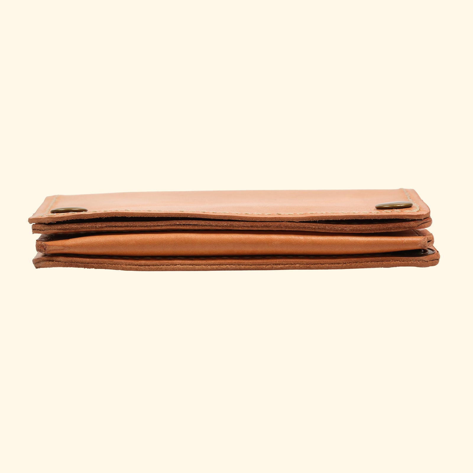 Trucker-Wallet-Extravagantes-Leder-Portemonnaie-nature-Leder-antique-hardware-oldpassion-from-prison-with-love-Seitenansicht-vorne