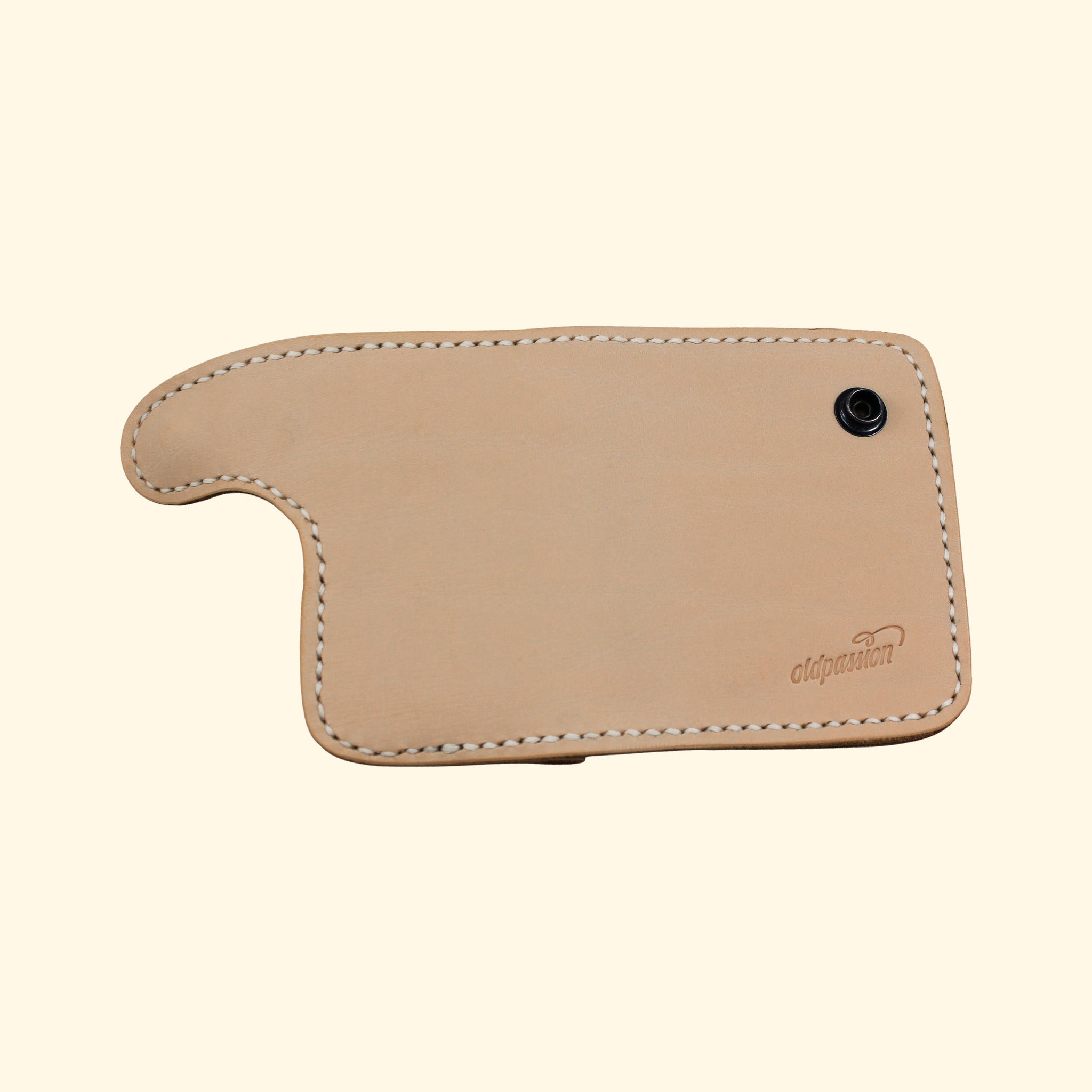 Snap Wallet nature mit rohweissem Faden, geöffnete Rückseite mit Druckknopf und Logo, oldpassion