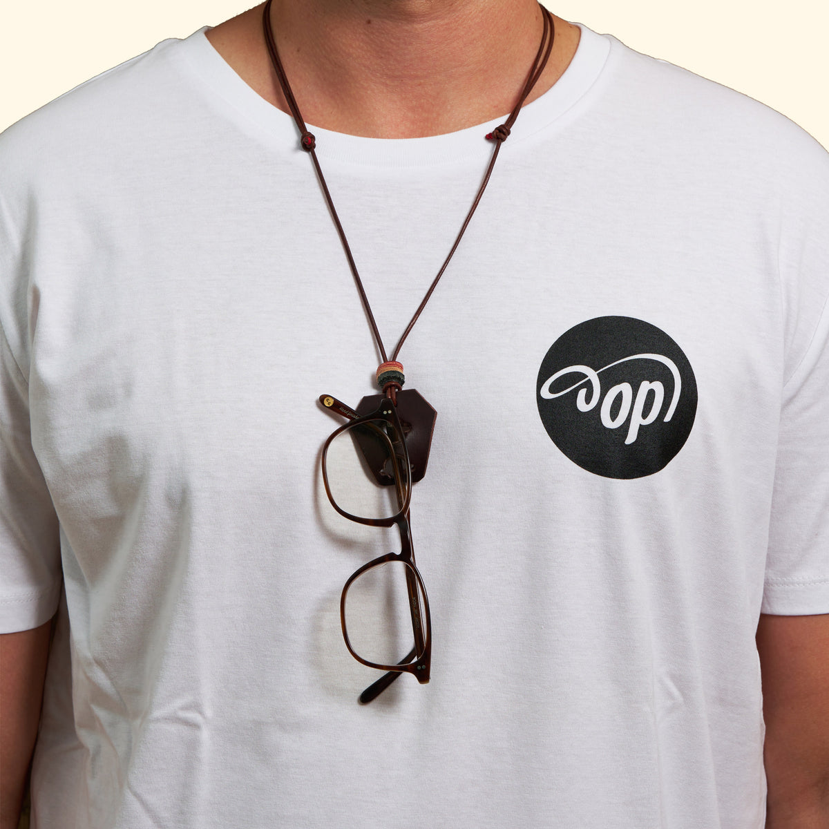 Eyeglasses-Necklace-Echtleder-Brillenkette-brown-oldpassion-from-prison-with-love-sunglasses-white