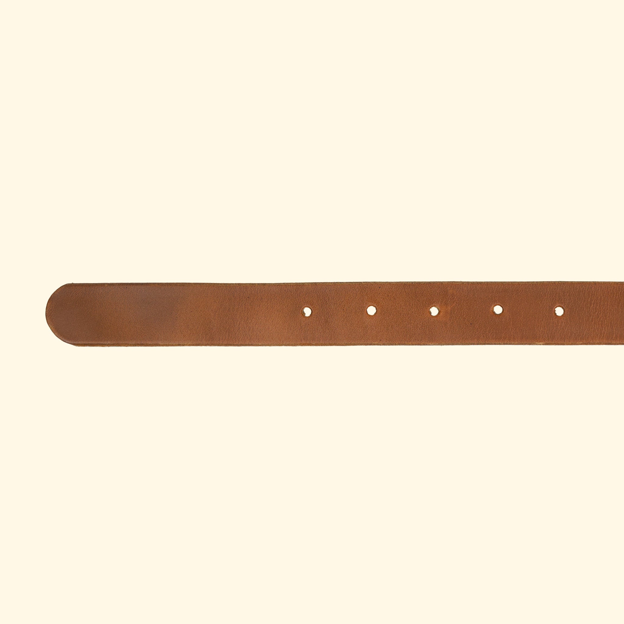 Detailansicht der Lochpartie beim oldpassion op belt slim aus Horween Sunflower-Leder