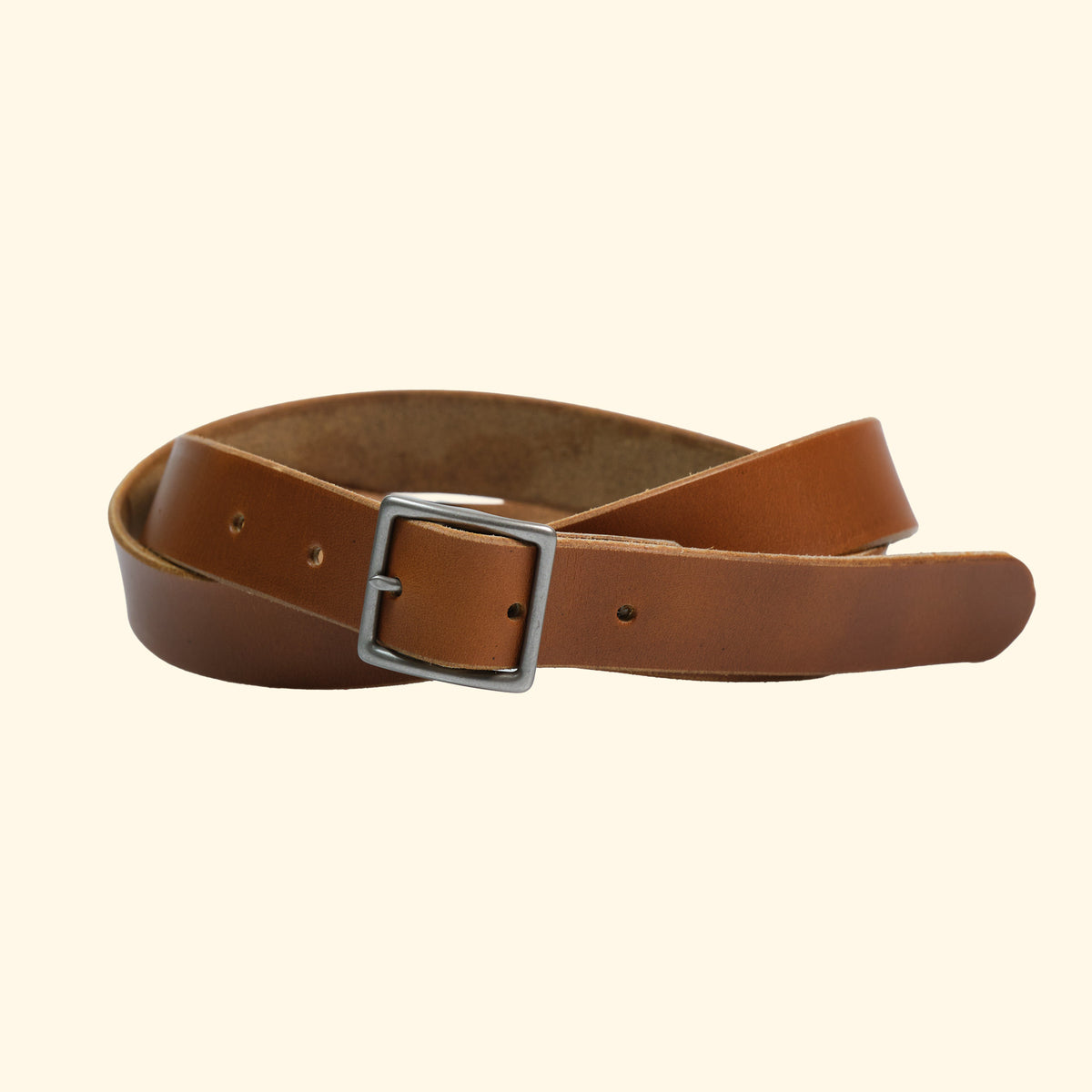 Vorderansicht des oldpassion op belt slim aus Horween Cavalier Leder in Sunflower mit schmaler, silberner Mittelsteg-Schnalle – handgefertigt in der Schweiz