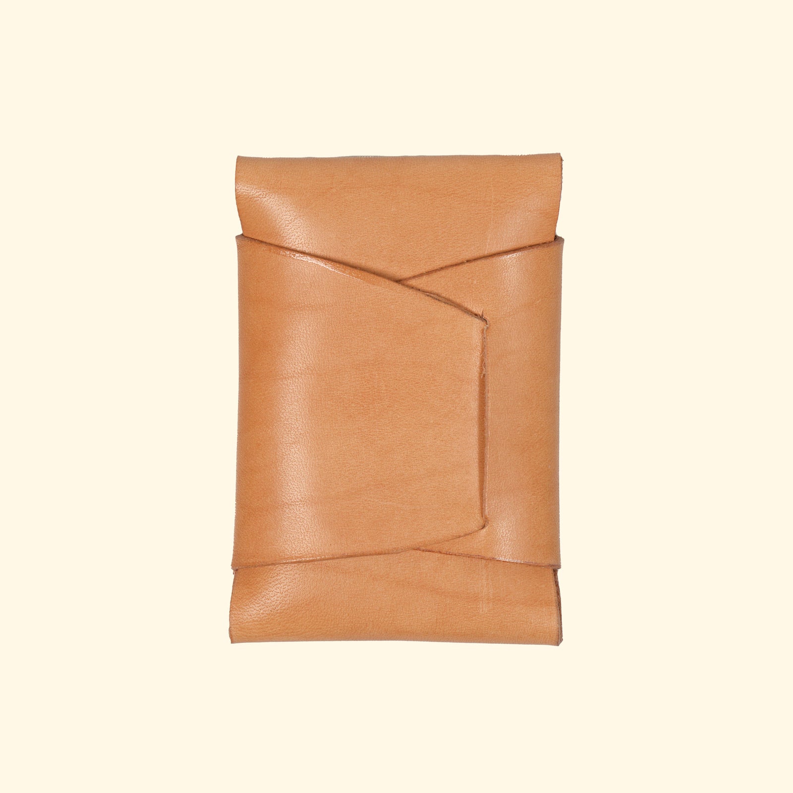 oldpassion Origami Wallet in Nature Farbe, Rückansicht, nahtloses Design aus pflanzlich gegerbtem Leder"