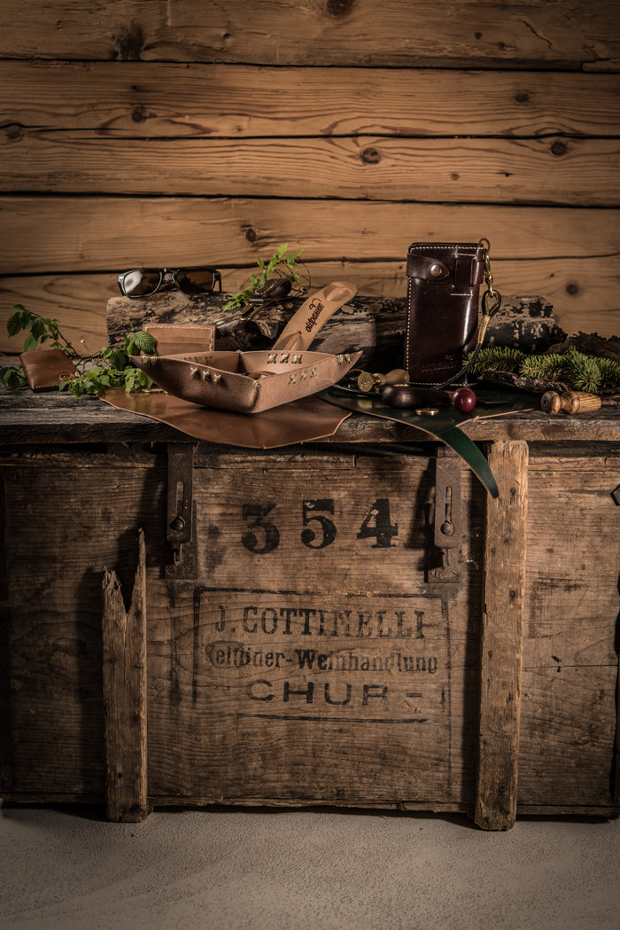 oldpassion - from prison with love handgemachte leder produkte aus dem gefängnis hergestellt in der schweiz