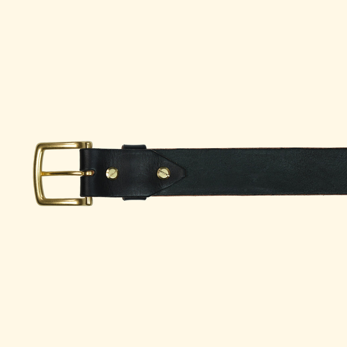 op-belt-langlebiger-Ledergürtel-auf-Mass-black-schnalle-gold-brass-rueckseite