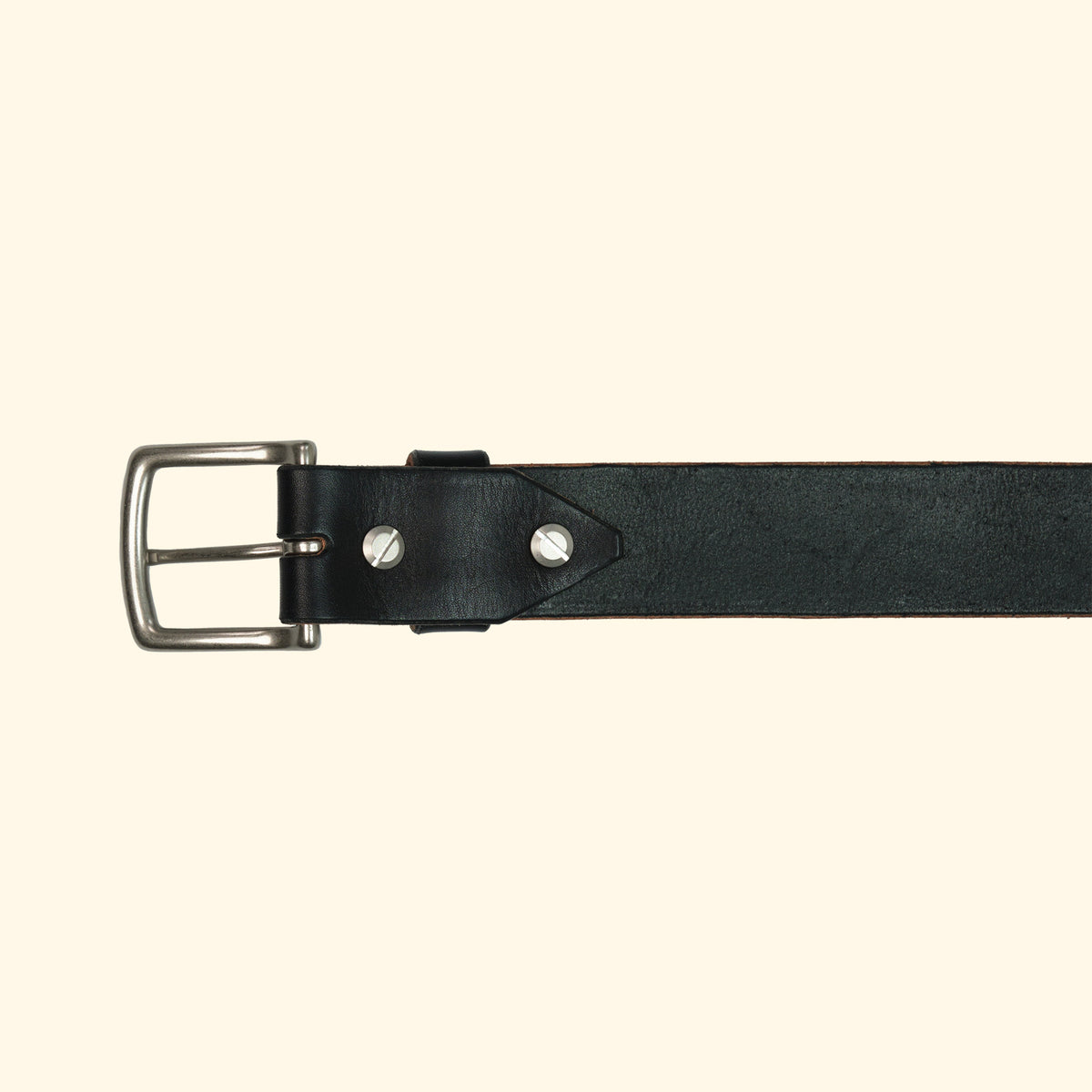 op-belt-langlebiger-Ledergürtel-auf-Mass-black-schnalle-silver-brass-rueckseite