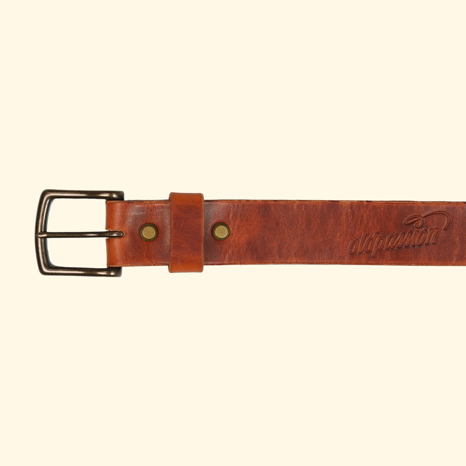 op-belt-langlebiger-Ledergürtel-auf-Mass-english-tan-antique-brass-schnalle-vorderseite