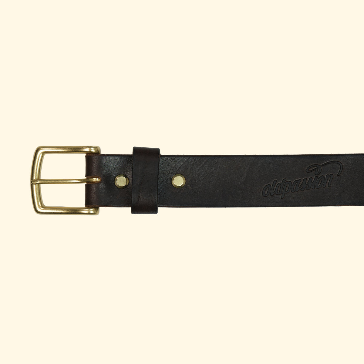 op-belt-langlebiger-Ledergürtel-auf-Mass-myrtille-dark-brown-schnalle-gold-vorderseite