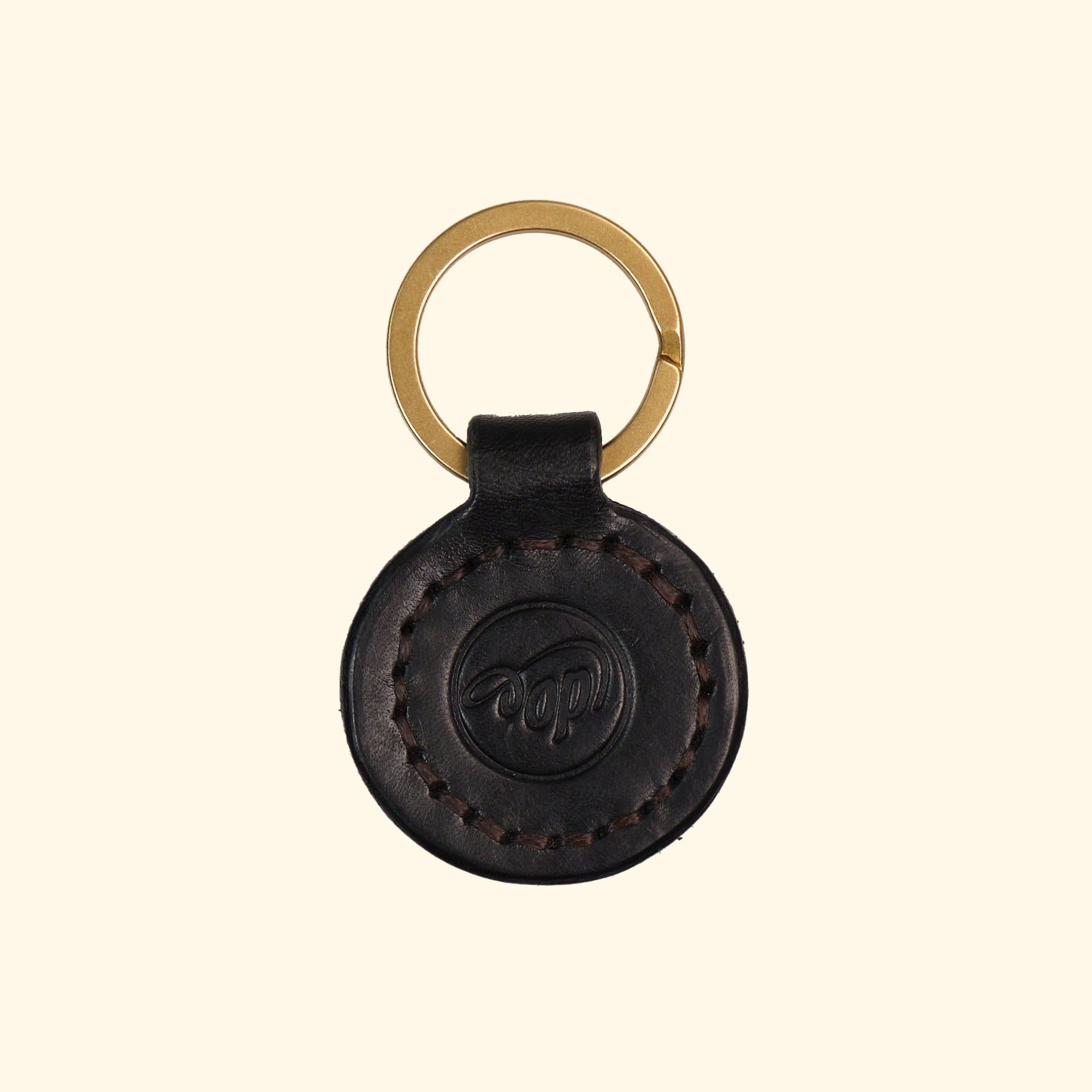 Keychain-Token-Runder-Schlüsselanhänger-aus-echtem-Leder-schwarz-brass-ring-vorderseite-oldpassion-from-prison-with-love