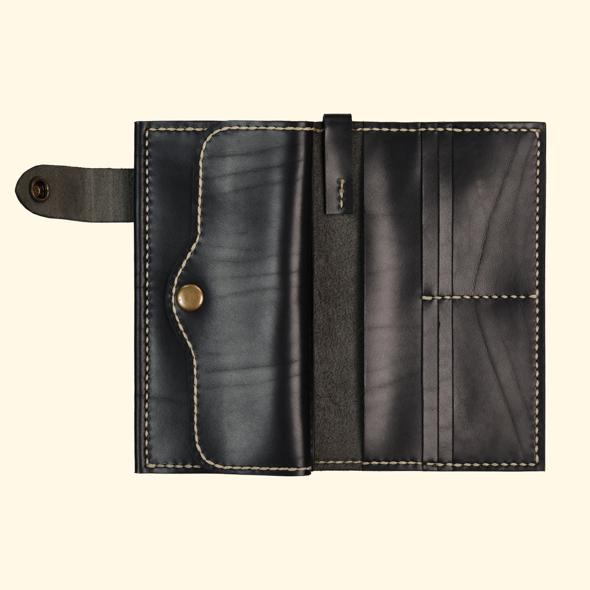 Long-Wallet-Maximum-Style-hangefertigtes-Leder-Portemonnaie-schwarz-vorderseite-geoeffnet-oldpassion-from-prison-with-love